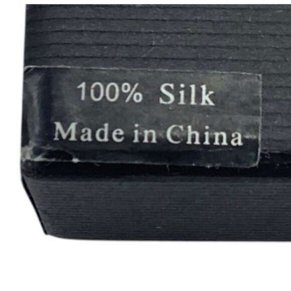 Pronto Uomo Couture 100% Silk White Bowtie Formal Wedding NEW - Picture 3 of 3